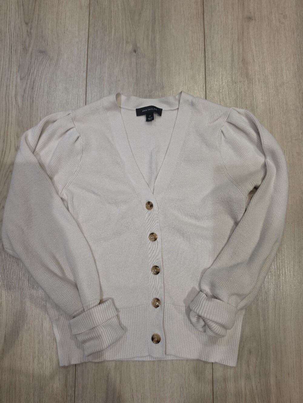 Ann Taylor Cream Ribbed Button Front Cardigan Sweater Women’s XS